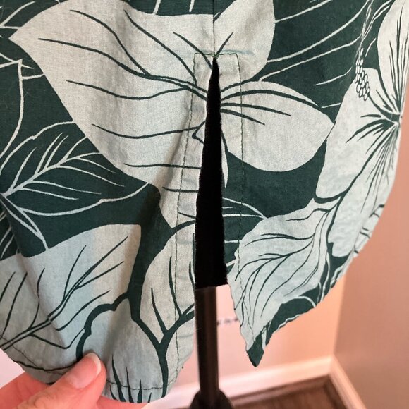 Vintage Hilo Hattie Original small floral hawaiian button down top - Picture 3 of 5